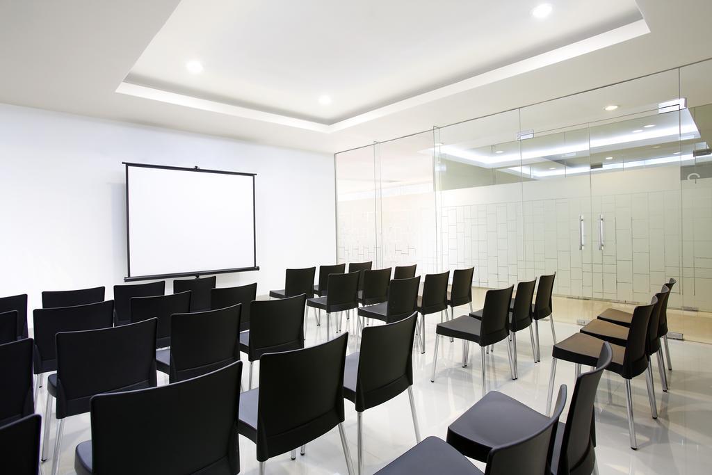 Amaris Hotel Cilegon Exterior photo